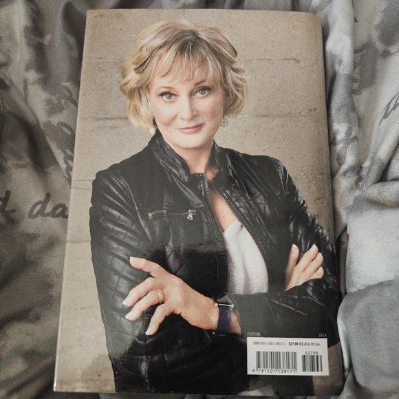 The Sixth Day Catherine Coulter Hardcover Book w/Dust Jacket FBI Thriller - Picture 2 of 2